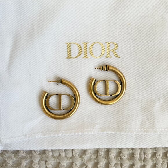Dior Authentic 30 Montaigne Earrings Gold - Picture 2 of 7